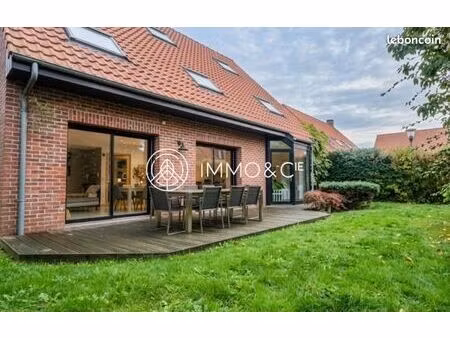 maison 8 pièces 230 m²