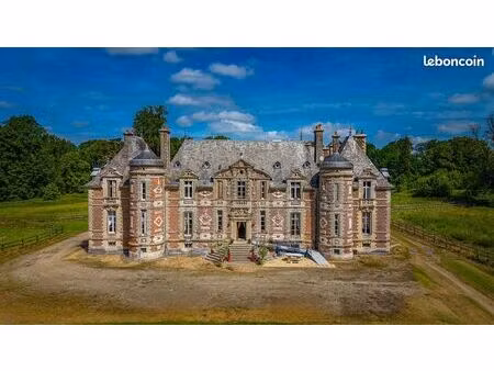 chateau 20 pièces 885 m²