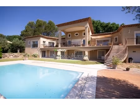 maison 10 pièces - 350 m²
