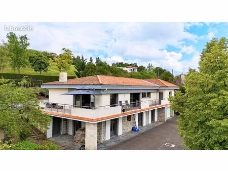 villa 9 pièces 272 m²