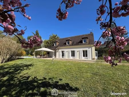 maison 8 pièces 205 m²