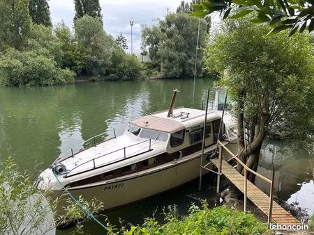 vends bateau habitable avec terrain de 300 mètre