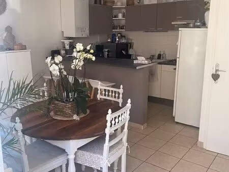 t3 duplex jumelée  terrasse  parking