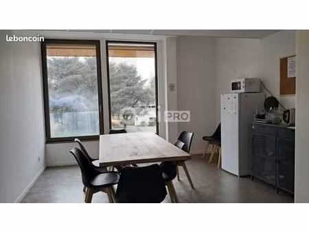 bureau 19 m²