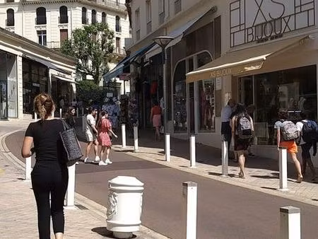 fonds de commerce 80 m² biarritz
