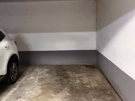 parking sécurisé en sous-sol de 10m2 - carrières sous poissy