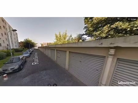 box garage