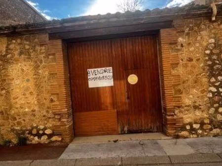 vend garage 130 m2