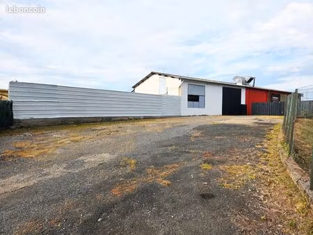 [à louer] local professionnel & dépôt de 225 m² avec cour privée – cambo-les-bains (64)