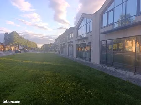 local commercial 220m² serris val d'europe