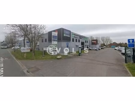 local d'activité 1 296 m²
