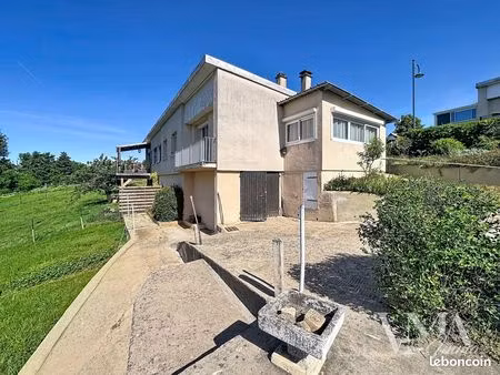 propriété 3 pièces 80 m²