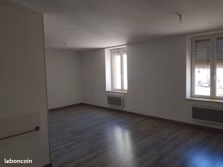 loue grand f3 jonzieux centre - 75m2