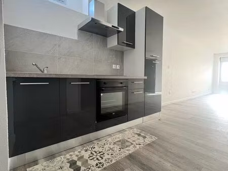 beau f2 cuisine ouverte salon
