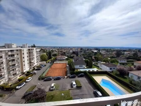 dans parc de + de 1 ha  près centre ville appart 5 pièces