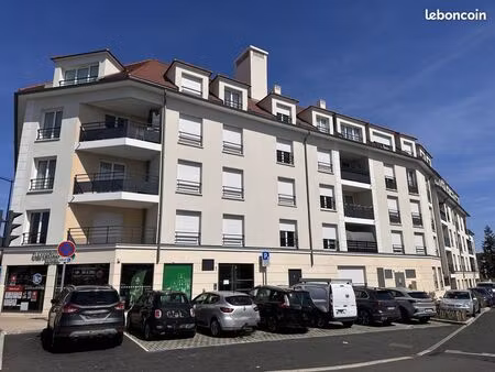 studio 1 pièce 33 m²