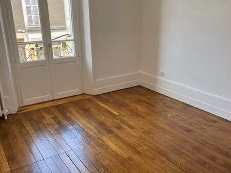 appartement  f4  centre-ville  chatel-guyon