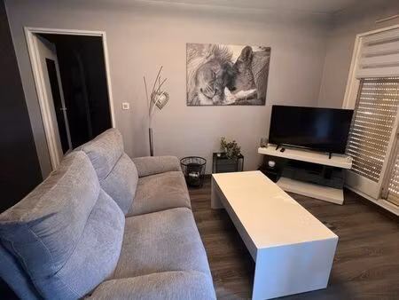 joli meublé 2 pièces appartement balcon
