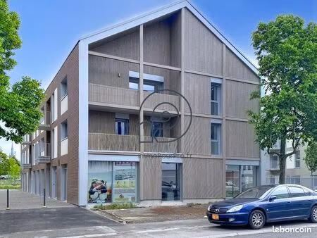 bureaux 94 m² croix