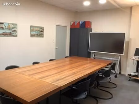 bureaux 194 m²