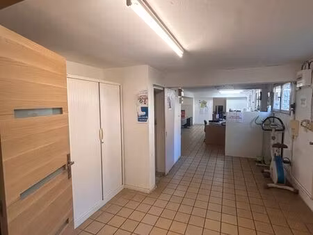 vends local avec bureaux
