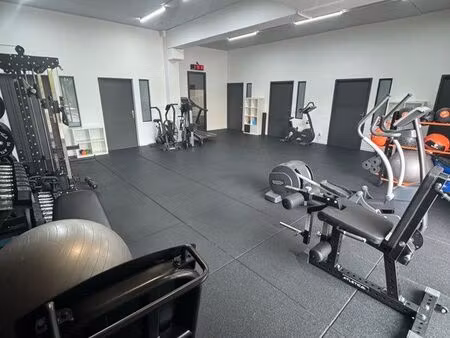 cabinet de kinés cherche nouveau collègue – location salle