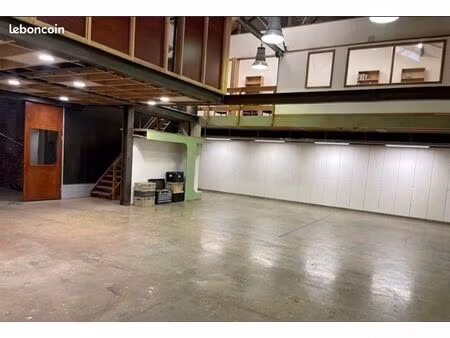 location hangar 290m2