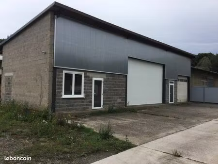 loue local/ depot 135 m2   à 15 minutes de sarreguemines