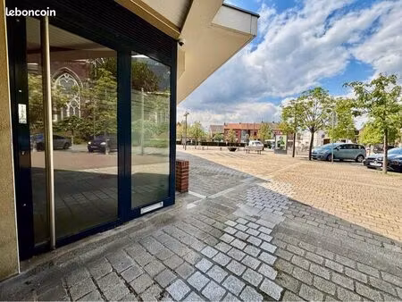 local commercial 70 m2centre ville neuville-en-ferrain