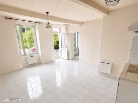 maison 3 pièces 60m2 - location