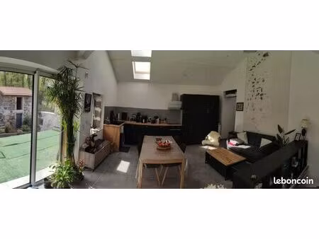 maison avec vue sur le puy-de-dôme – 120 m²