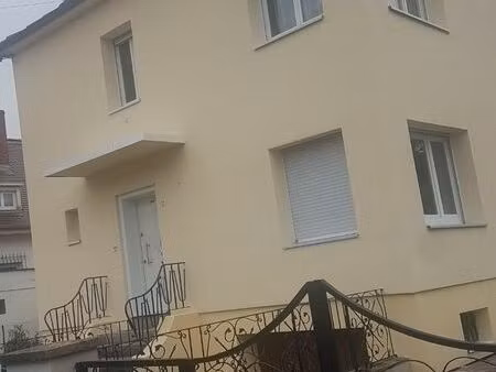 f4 dans maison pavillon meublé bi famille