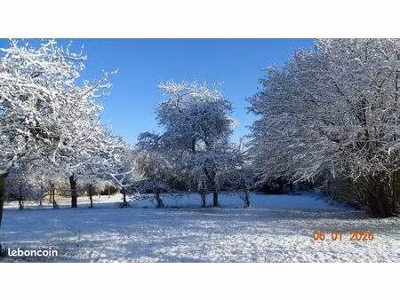 belle propriété  la campagne au milieu d'un village