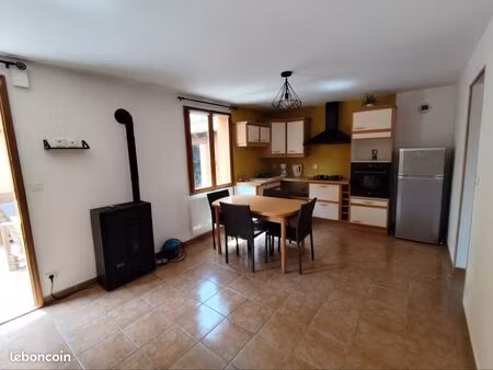 appartement t2 + cour extérieure