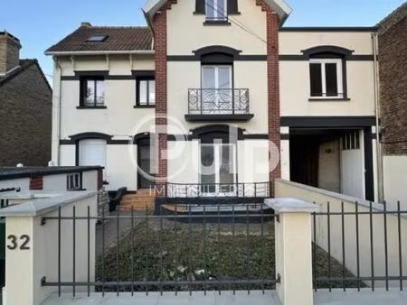 immeuble 10 pièces 123 m²