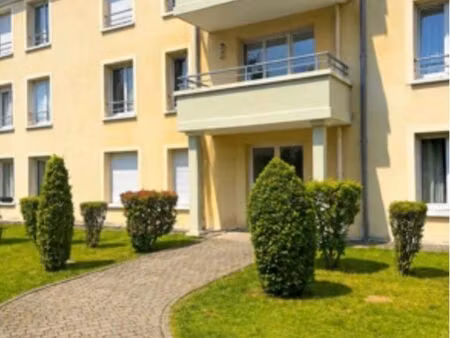 appartement f2 de 52 m² – box 17 m² – cave – balcon – dpe c