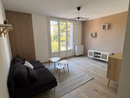 t2 meublé rénové • calme • 44 m²
