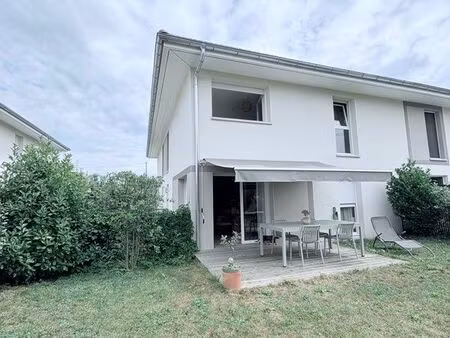 maison mitoyenne 110 m² – 3 chambres – jardin – garage double – bons-en-chablais