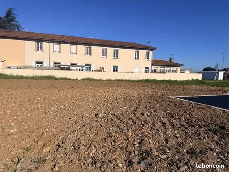 terrain 500 m² lagrave