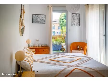 t4 lumineux avec terrasse – 87m² - centre collonges-au-mont-d’or