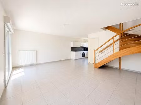 maison de 2016 - 3 chambres / jardin / garage