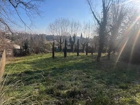terrain charly 640 m²