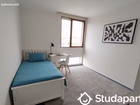 chambre 1 pièce 9 m²