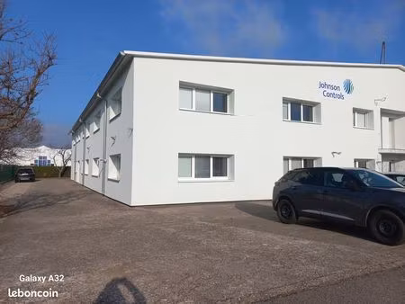 local bureaux et stockage