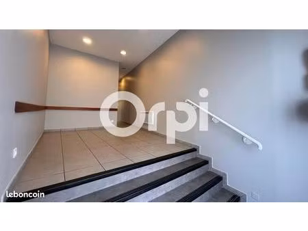 bureau 72 m²
