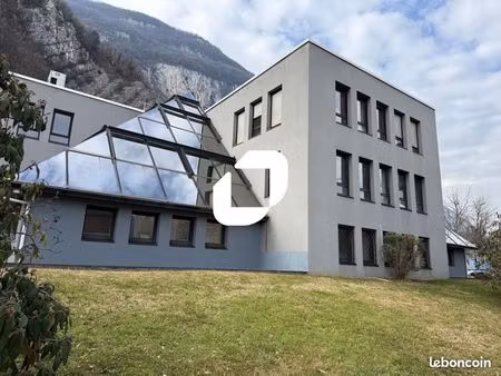 bureau 262 m²