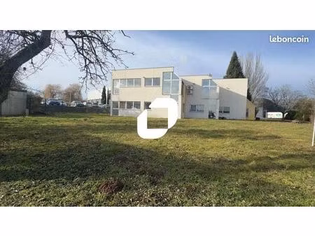 bureau 1 155 m²