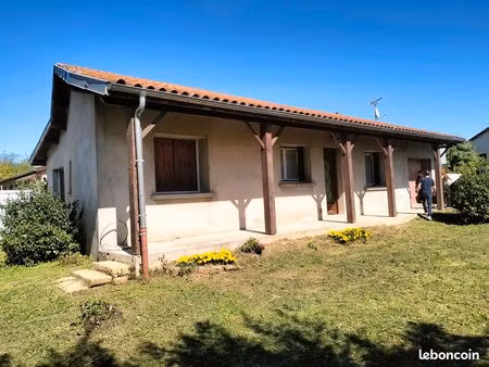 ? maison à fort potentiel sur terrain constructible de 814 m² – centre de cailloux-sur-fon