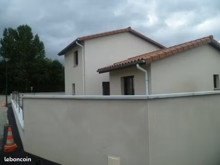 villa 3 chambres 2 sdb 2 wc 113 m2 a louer