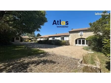 propriété 7 pièces 202 m²